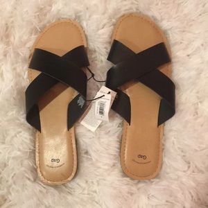 NWT Gap Sandals